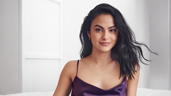 Camila Mendes Bio & Facts, The Young Brazilian Hollywood Star